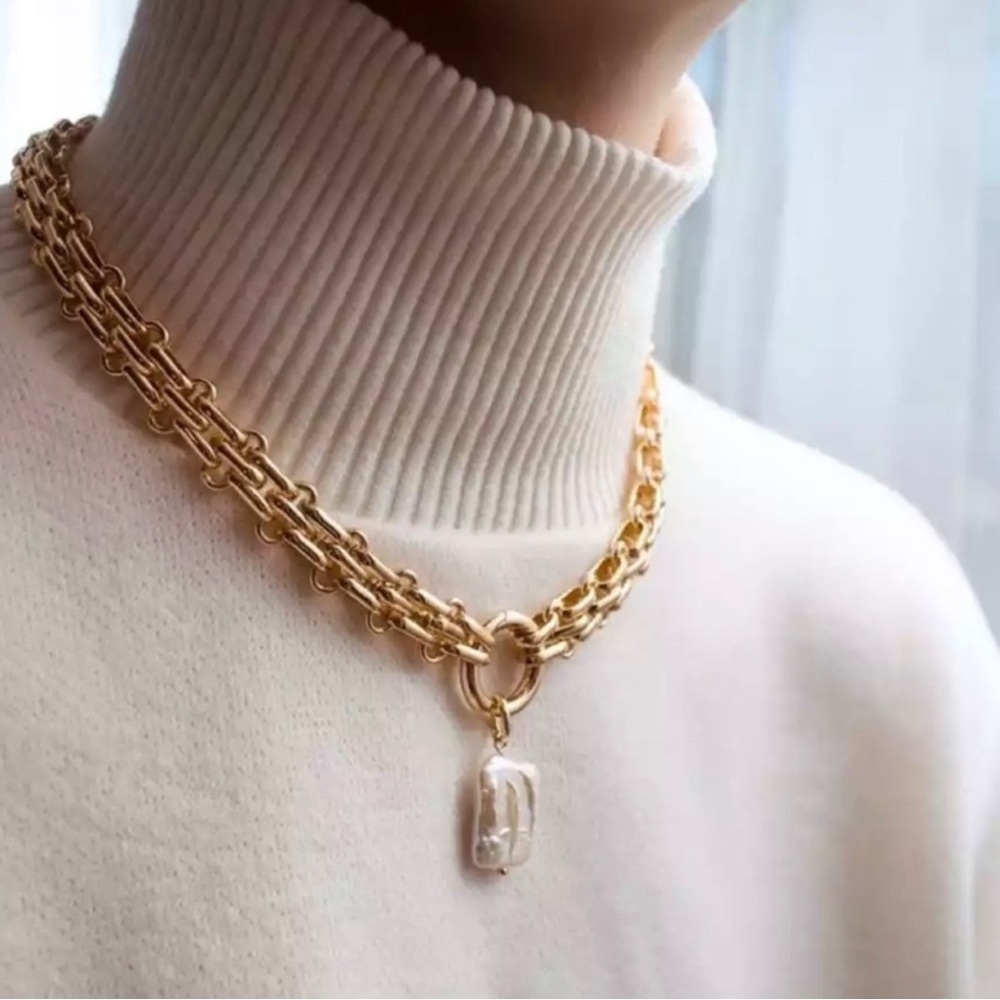 Elegant Gold Chain Necklace